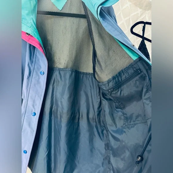 Vintage Eddie Bauer Women's Blue and Pink Ski Jacket - Picture 6 of 8